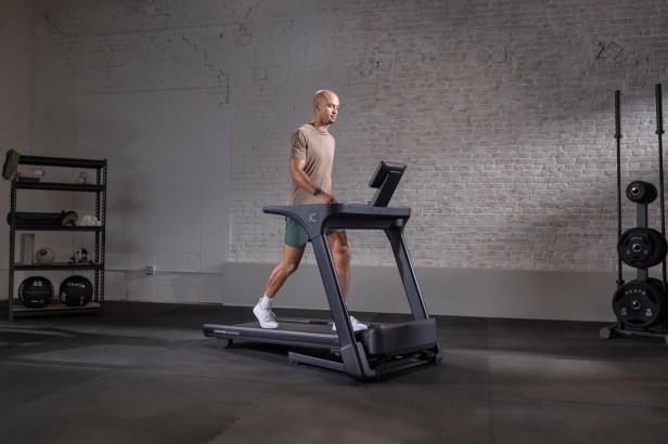 bieznia-treningowa-t4s-tft-z-wyswietlaczem-dotykowym-10-inspire-fitness-by-centr (5).jpg