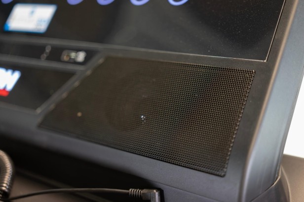 bieznia-treningowa-rs1000-led-ac-g6179-bh-fitness (4).jpg