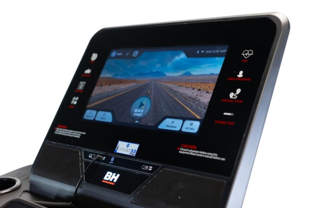 bieznia-treningowa-rs1200-tft-16-ac-g6512tft-bh-fitness (3).jpg